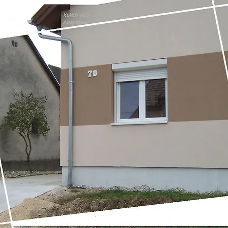 גיור Kulturhaz Apartman חדר תמונה