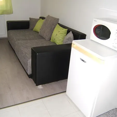 גיור Kulturhaz Apartman מראה חיצוני תמונה