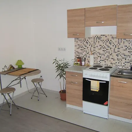 גיור Kulturhaz Apartman מראה חיצוני תמונה
