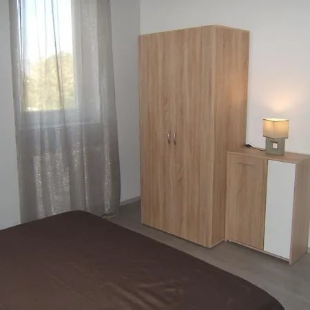 גיור Kulturhaz Apartman מראה חיצוני תמונה