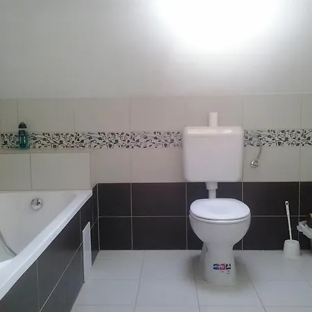 גיור Kulturhaz Apartman מראה חיצוני תמונה