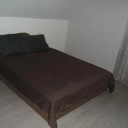 גיור Kulturhaz Apartman מראה חיצוני תמונה